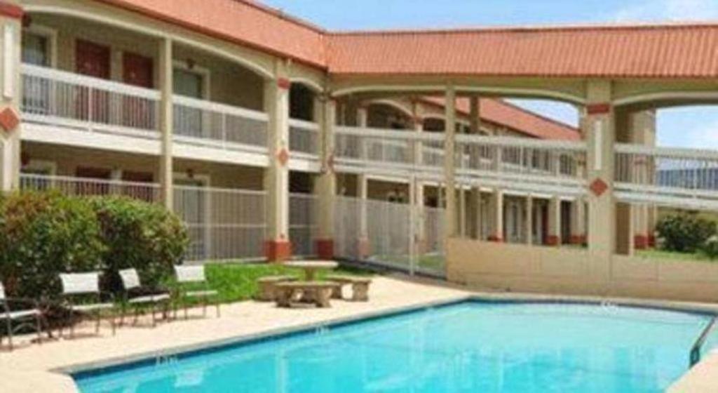 Oyo Hotel Tyler Northwest Mineola Hwy Exterior foto